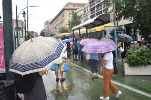 Καιρός, βροχές, καιρικό, αφρικανική σκόνη, ομπρέλα