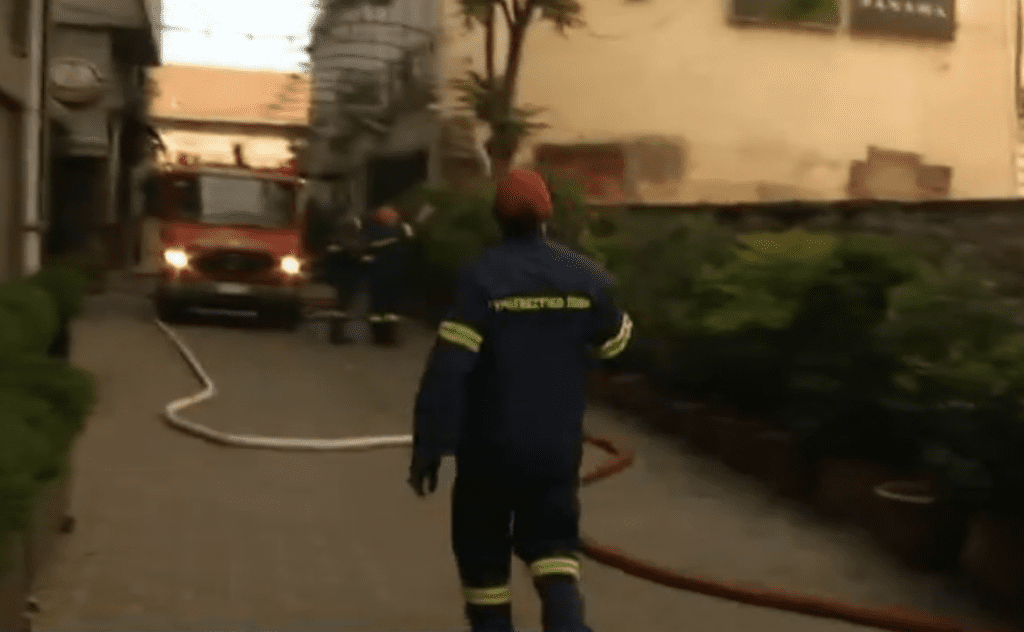 Θεσσαλονίκη: Κατάσβεση φωτιάς σε κέντρο διασκέδασης