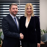 Στο ΠΑΣΟΚ επίσημα η Ράνια Θρασκιά – Συνάντηση με Ανδρουλάκη